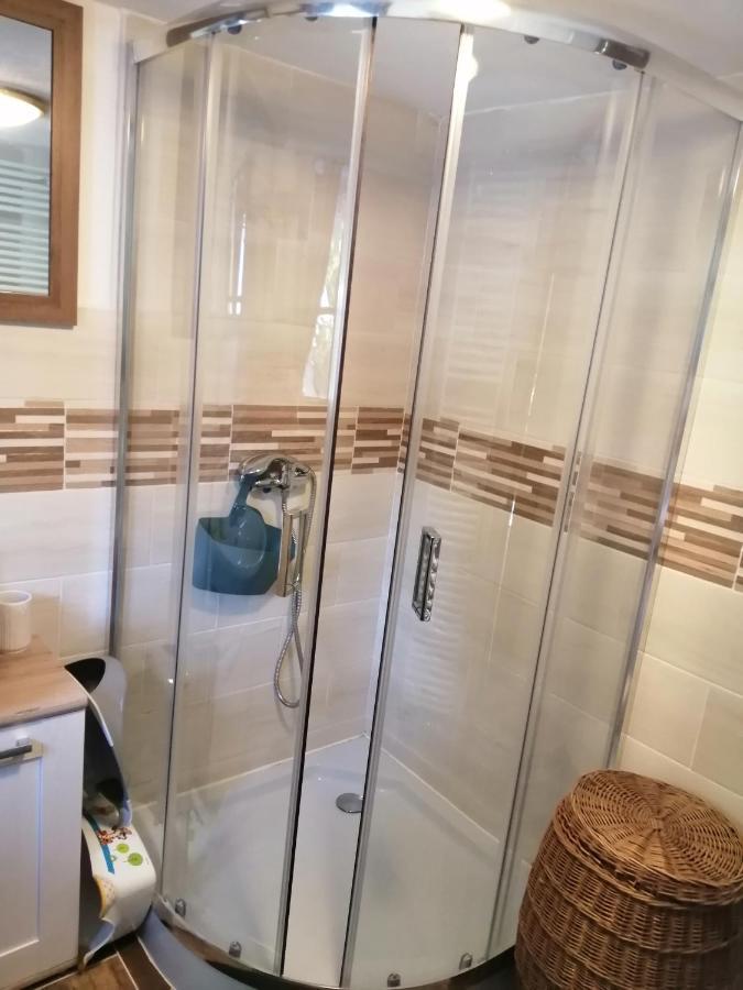 Apartman Dve Micky بيتس بود سنيزكو المظهر الخارجي الصورة